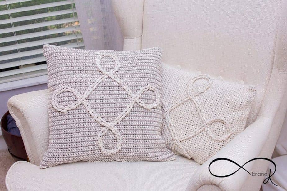 Infinity crochet pillow