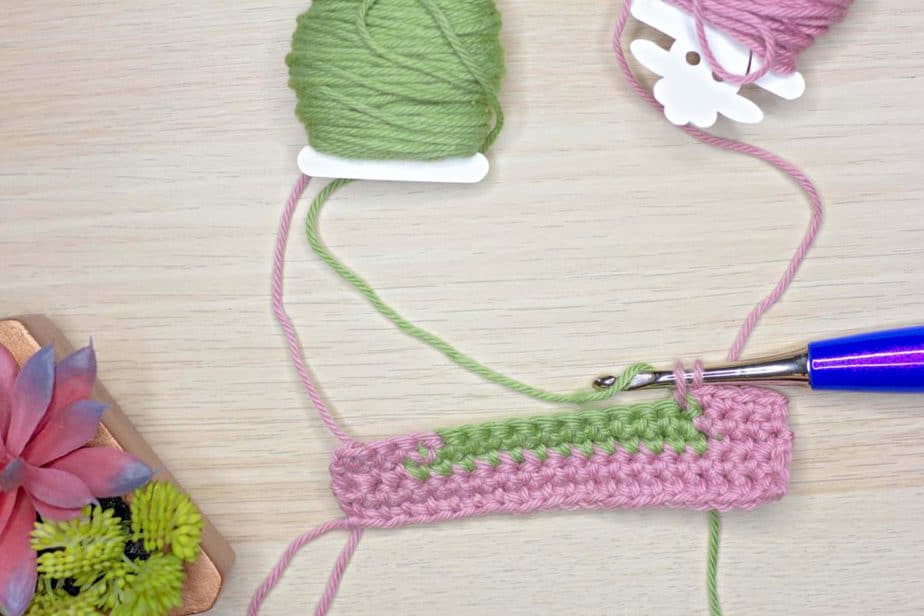 First time using bobbins for tapestry crochet :,) #crochet