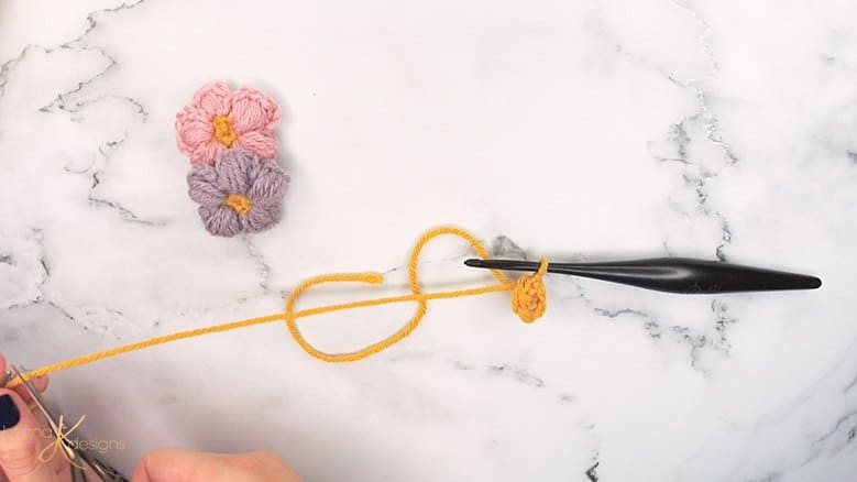 How to Crochet the Puff Flower