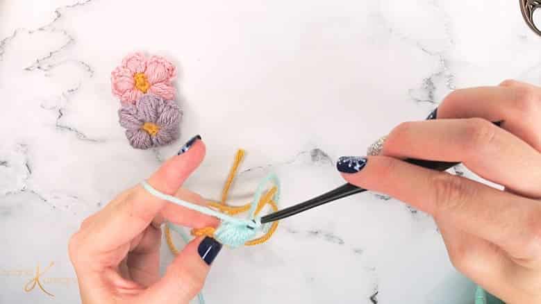 How to Crochet the Puff Flower