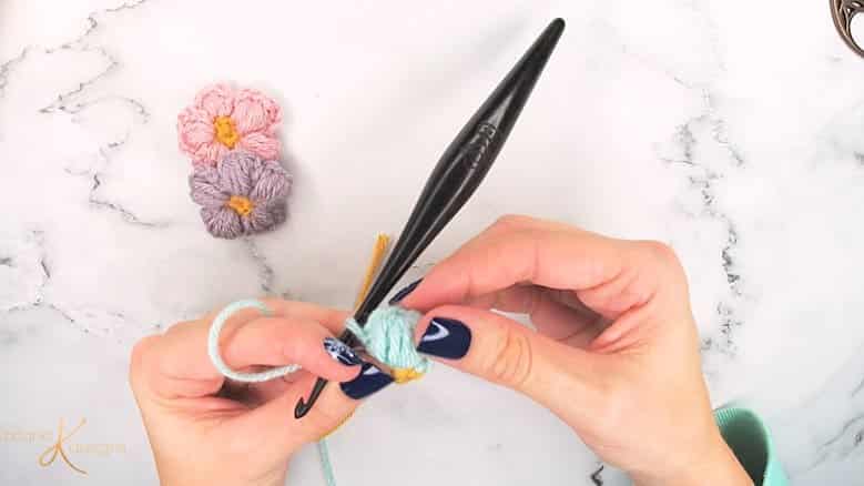 How to Crochet the Puff Flower