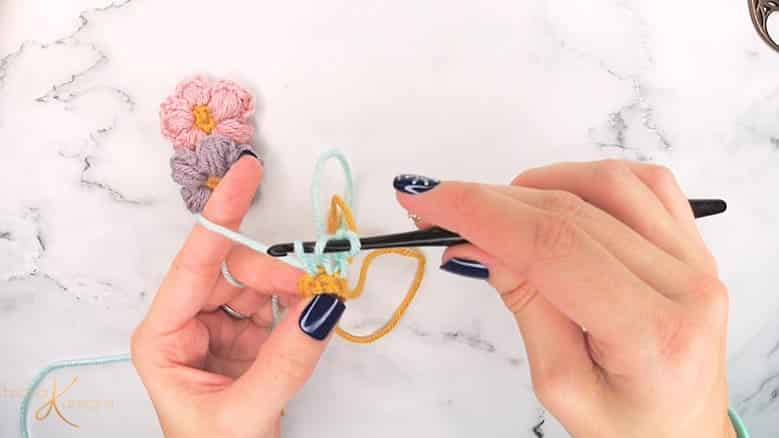 How to Crochet the Puff Flower