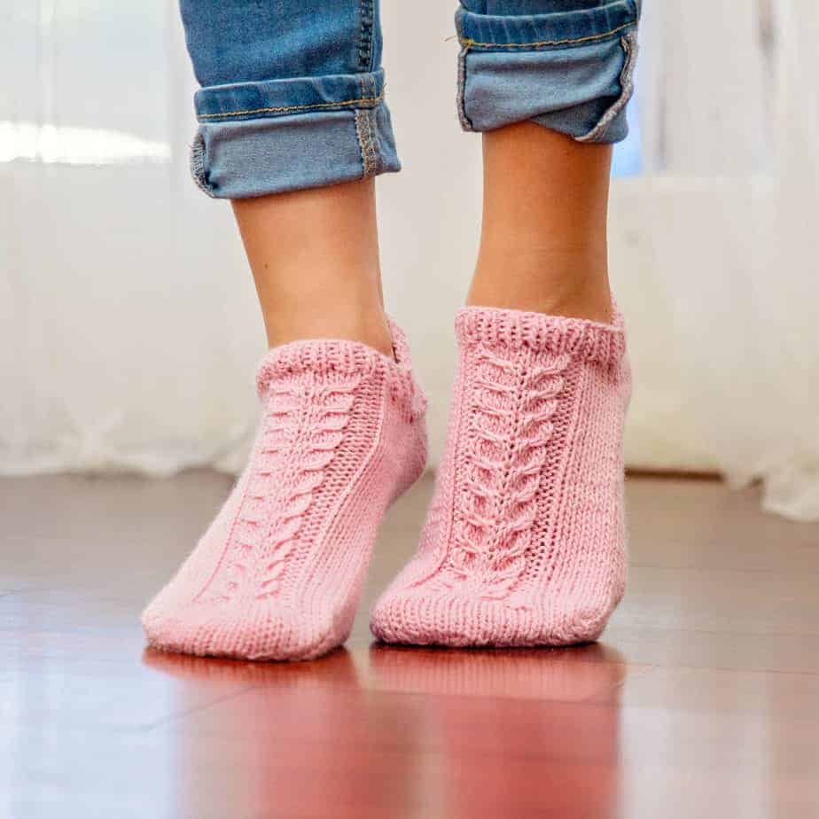 Two-Needle Flat Knit Socks Free Pattern · Crazy Hands