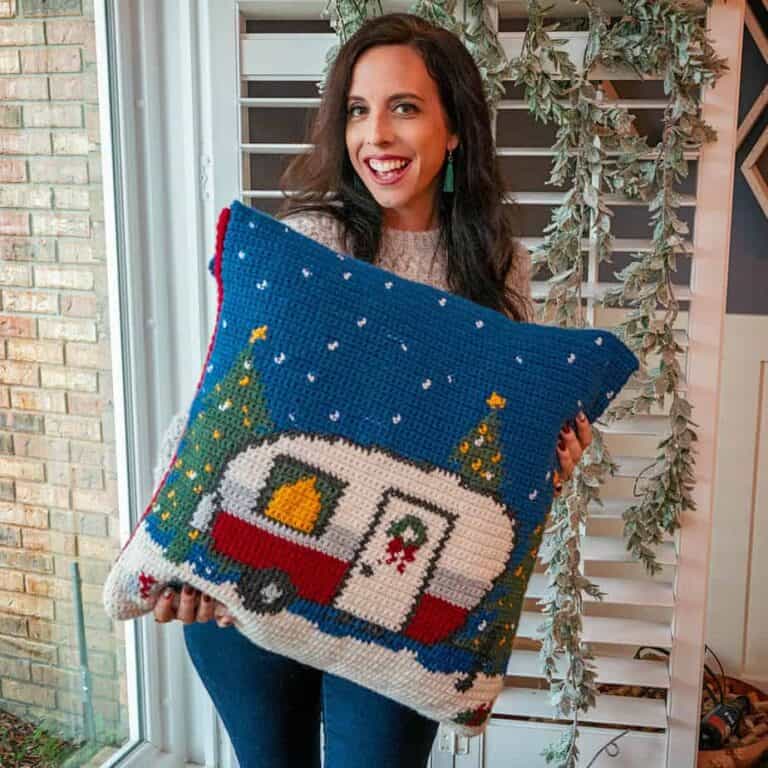 Holiday Camper Crochet Pillow Free Pattern