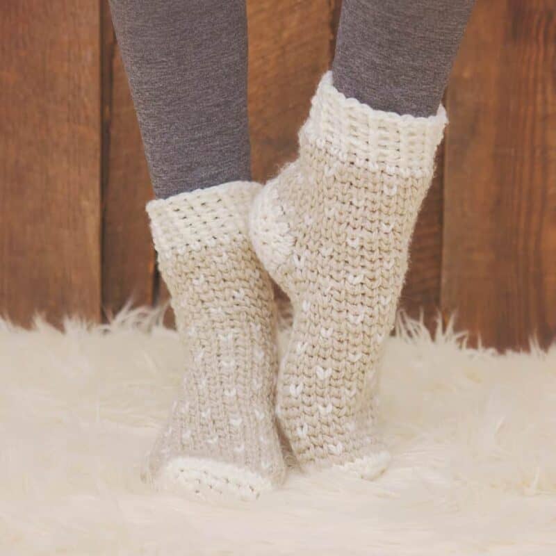 padrão de meias de chinelo de crochê de inverno