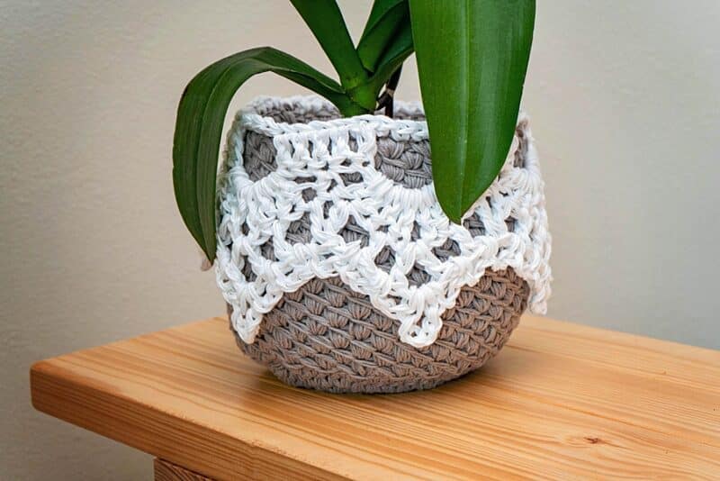 Lace Top Crochet Basket Pattern