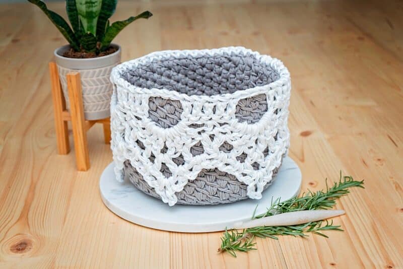 Lace Top Crochet Basket Pattern