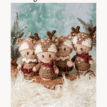 Four amigurumi crochet deer are arranged on a wooden tray with faux fur and pine branches; text above advertises a free crochet pattern.