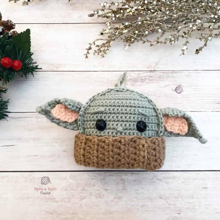 Star wars yoda crochet pattern.