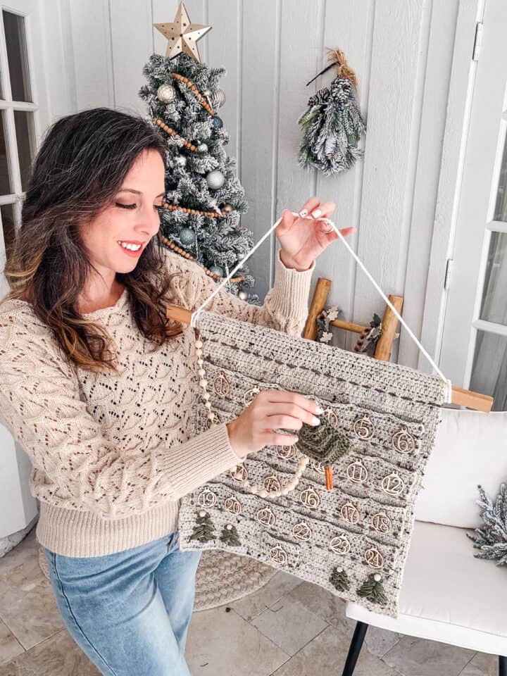 Make Your Own Free Crochet Advent Calendar for Christmas