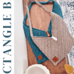 Two crocheted rectangle bags, one beige and one teal, are displayed on a wooden surface with a plant and a bowl nearby. Text promotes a free crochet pattern and video tutorial.
